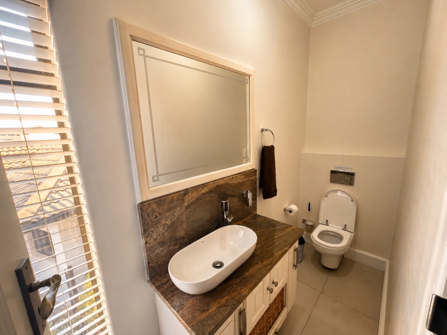 6 Bedroom Property for Sale in Monte Christo Western Cape